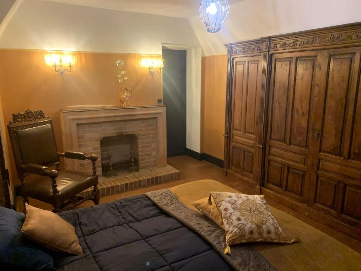 Domaine Du Bouysset Otel Saint-Martin-le-Redon Konukevi